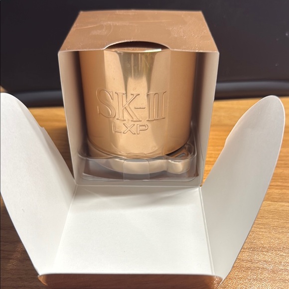 SK-II LXP Ultimate Revival Cream - Gold empty jar - Picture 9 of 9